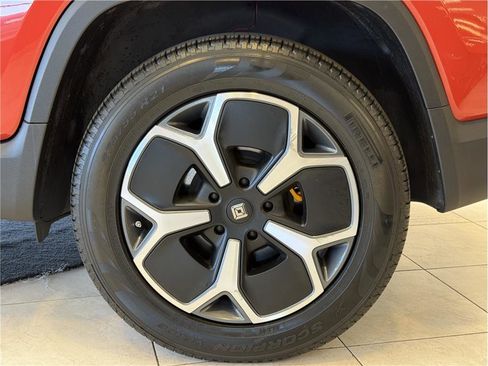 Used 2022 Rivian R1T Adventure image 10