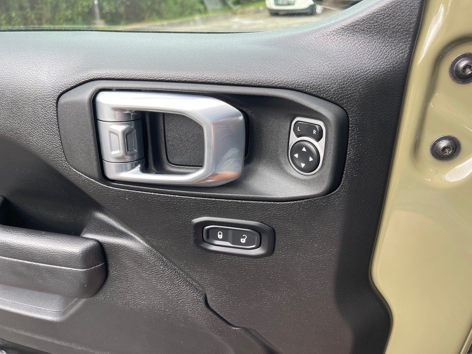 Used 2025 Jeep Wrangler Unlimited Sport AWD/4WD image 8