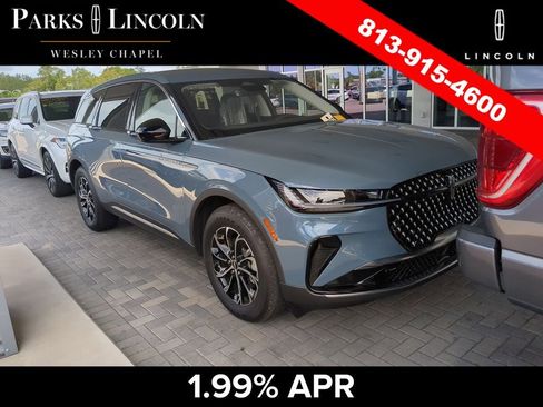 Used 2026 Lincoln Nautilus Premier AWD/4WD image 2