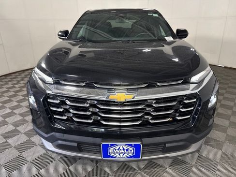 Used 2025 Chevrolet Equinox LT AWD/4WD image 3