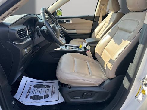 Used 2020 Ford Explorer XLT w/ Equipment Group 202A RWD image 12