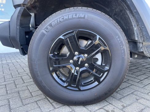 Used 2023 Jeep Wrangler Sport S image 11