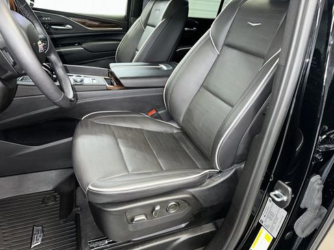 Certified 2024 Cadillac Escalade Premium Luxury image 7