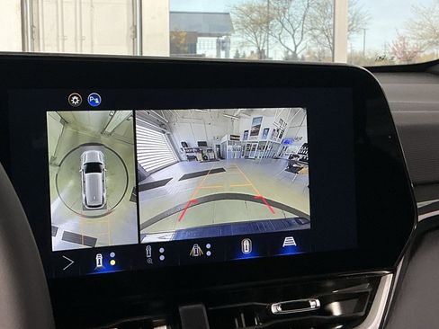 New 2026 Chevrolet Equinox LT w/ Safety and Technology Package FWD image 20