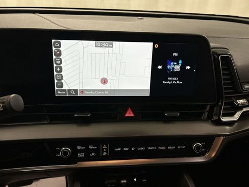 Used 2025 Kia Sportage EX image 16