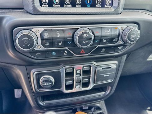 Used 2023 Jeep Wrangler Unlimited w/ Cold Weather Group AWD/4WD image 17