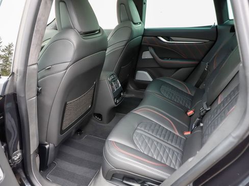 Used 2019 Maserati Levante Trofeo image 63