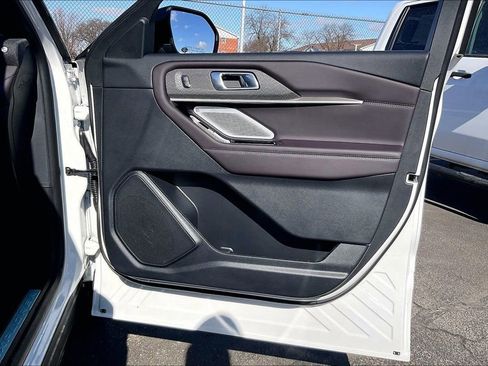 Used 2026 Ford Explorer Platinum image 22