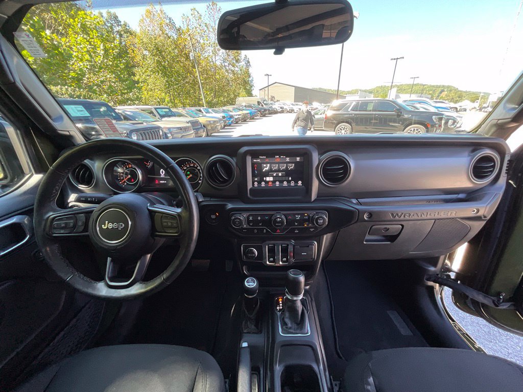 Used 2022 Jeep Wrangler Sport AWD/4WD image 15
