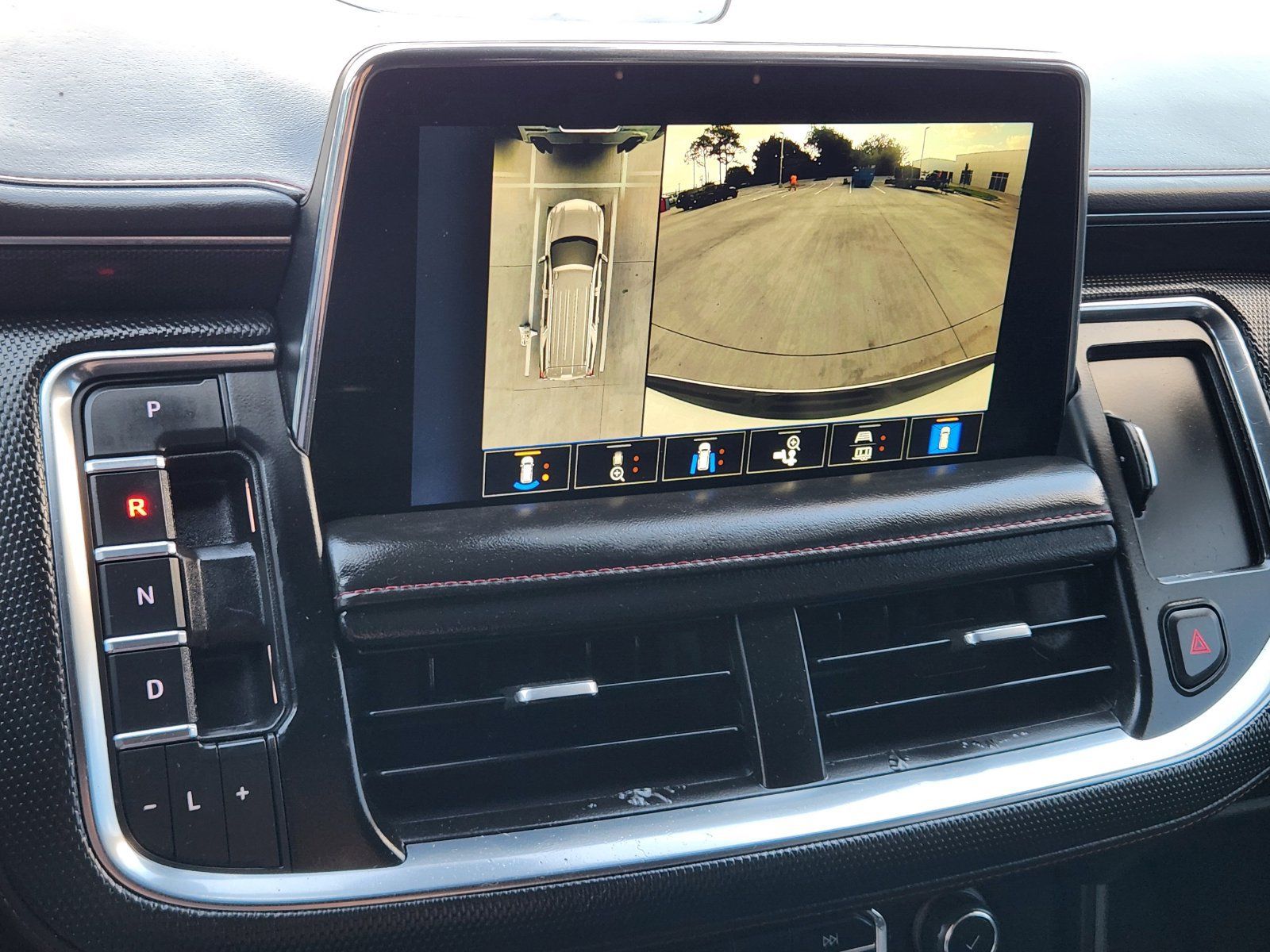 Used 2022 Chevrolet Tahoe RST w/ Luxury Package RWD image 20