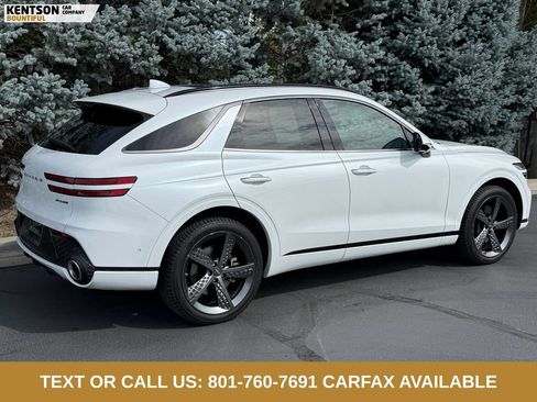 Used 2022 Genesis GV70 3.5T Sport w/ Sport Prestige Package AWD/4WD image 9