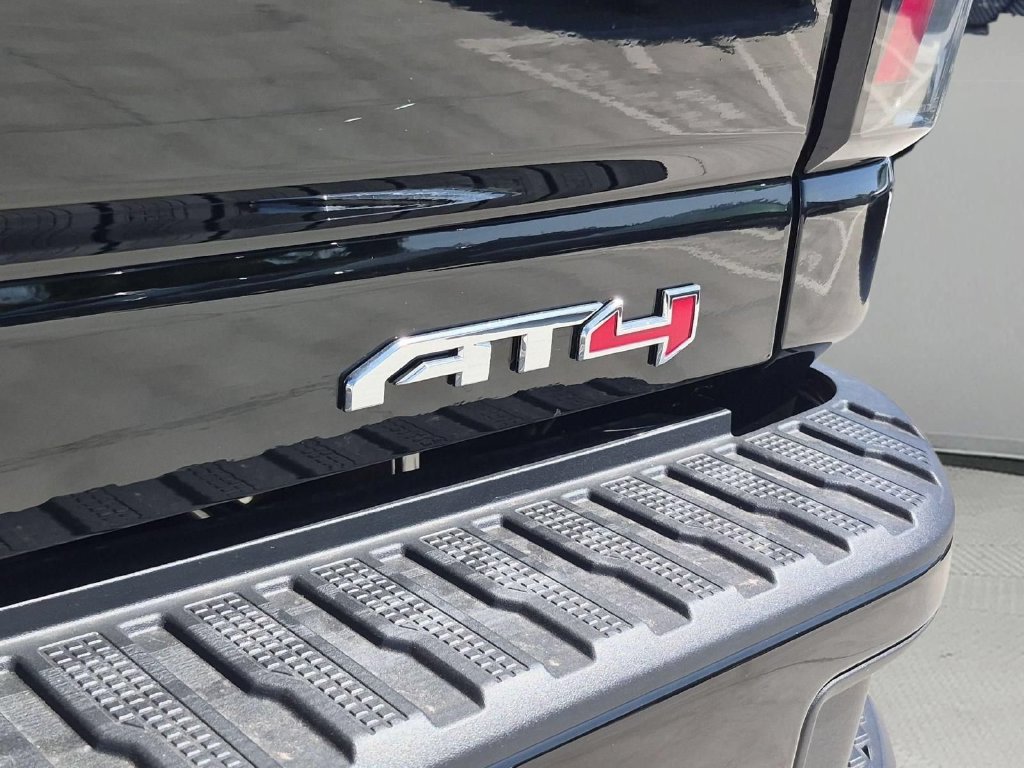 New 2026 GMC Sierra 2500 AT4 w/ AT4 Premium Plus Package AWD/4WD image 32