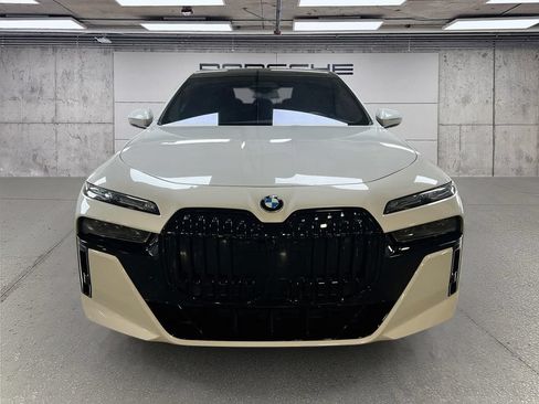 Used 2023 BMW 760i xDrive w/ Executive Package AWD/4WD image 6