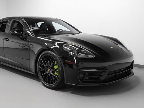 Certified 2023 Porsche Panamera AWD/4WD image 18