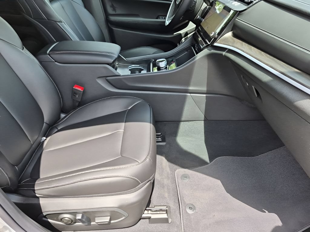 New 2026 Jeep Grand Cherokee Limited RWD image 16