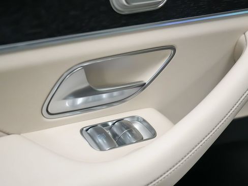 Used 2024 Mercedes-Benz GLS 63 AMG 4MATIC image 17