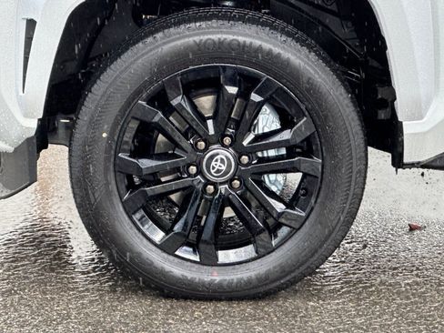 New 2026 Toyota 4Runner 4WD image 24