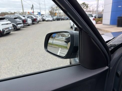 Certified 2025 Hyundai Venue SE image 14