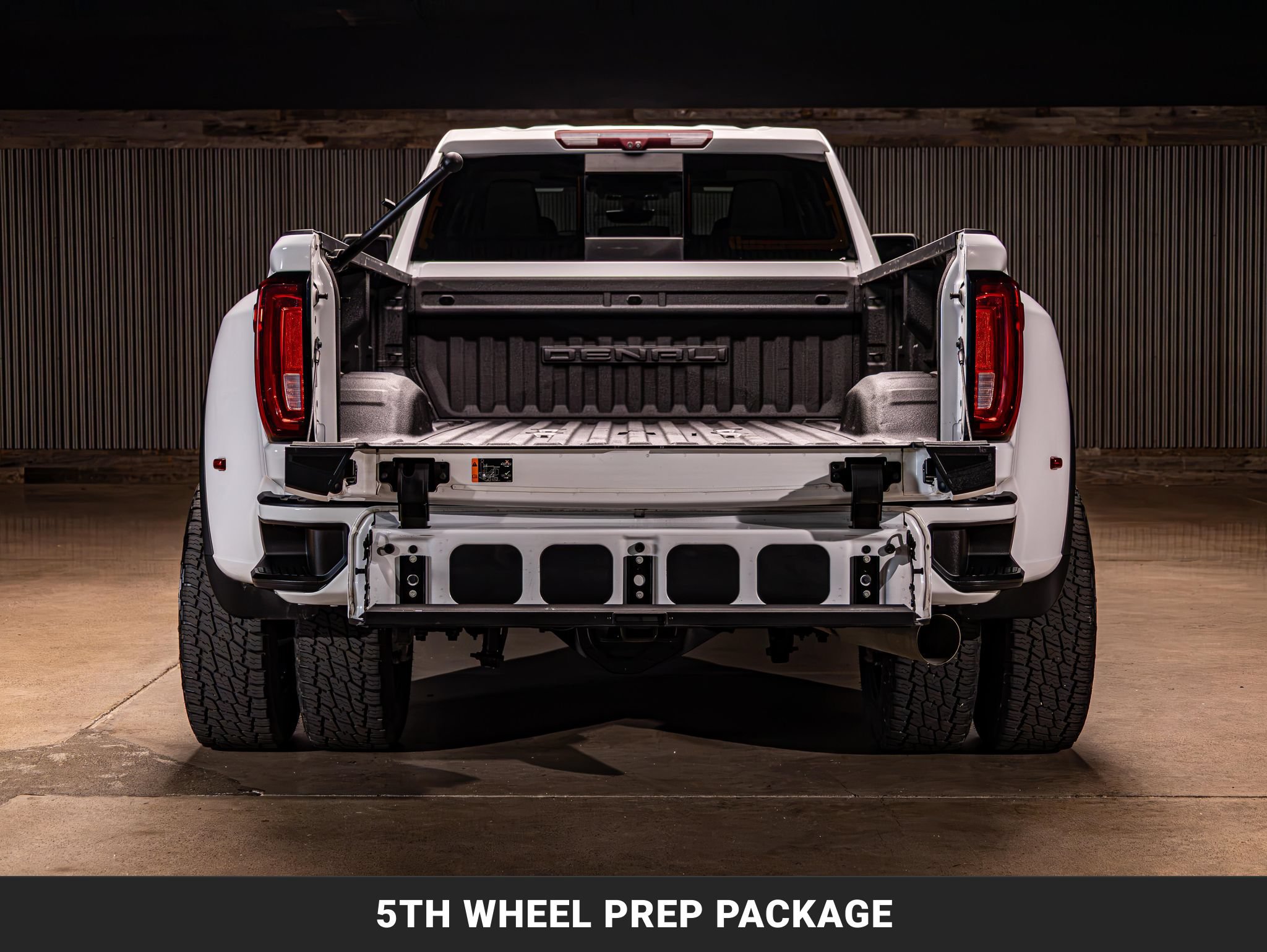 Used 2021 GMC Sierra 3500 Denali w/ Denali Ultimate Package AWD/4WD image 8