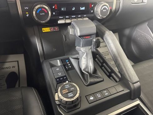 Used 2025 Toyota 4Runner TRD Off-Road Premium image 17