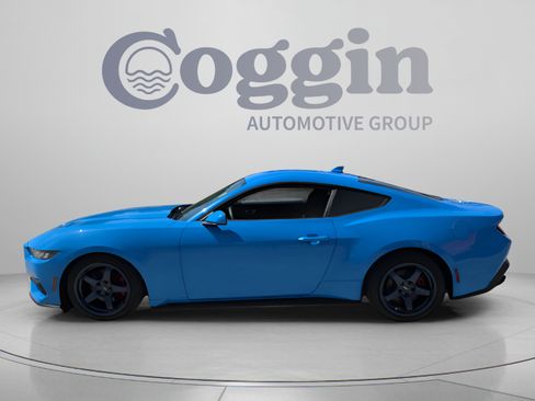 Used 2024 Ford Mustang Coupe RWD image 2