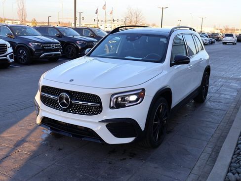 Certified 2022 Mercedes-Benz GLB 250 4MATIC image 4