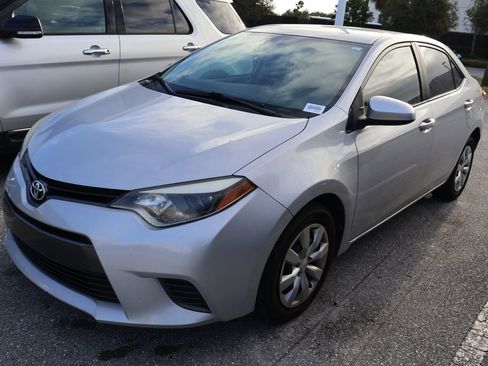 Used 2016 Toyota Corolla S image 2