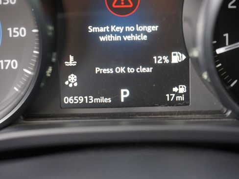 Used 2018 Jaguar F-PACE Premium image 14