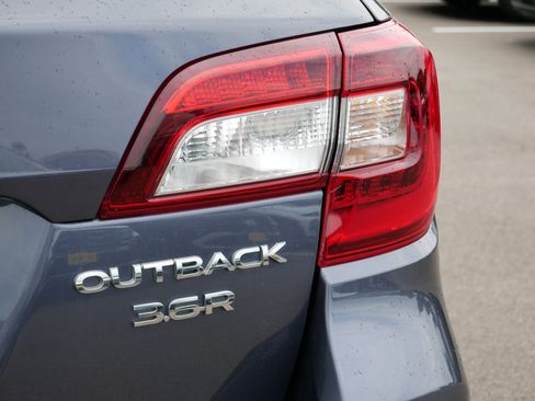 Used 2016 Subaru Outback 3.6R Limited AWD/4WD image 17
