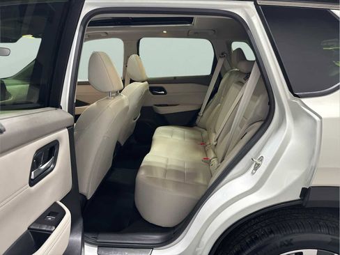 Used 2023 Nissan Rogue SL w/ SL Premium Package image 24