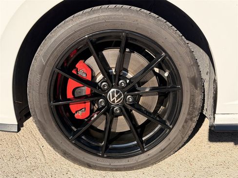 Used 2024 Volkswagen Jetta GLI 40th Anniversary Edition image 9