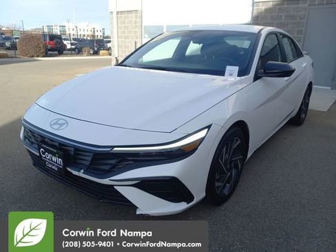 Used 2025 Hyundai Elantra Sport image 7