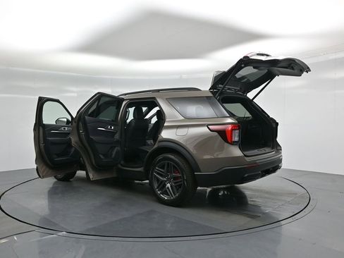 New 2026 Ford Explorer ST-Line w/ ST-Line Street Pack image 38