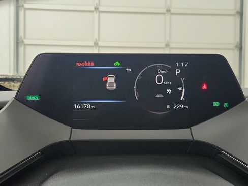 Used 2024 Toyota Prius XLE FWD image 25