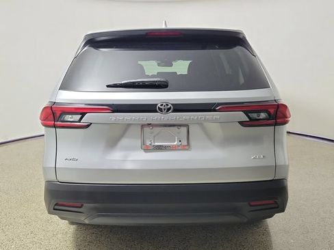 Used 2025 Toyota Grand Highlander AWD image 6