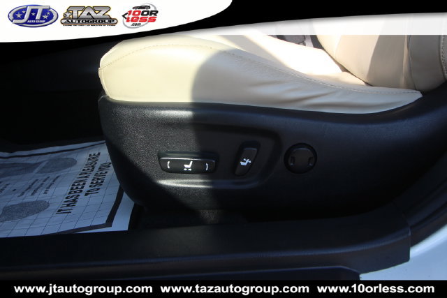 Used 2013 Lexus CT 200h w/ Premium Pkg w/Backup Camera FWD image 11
