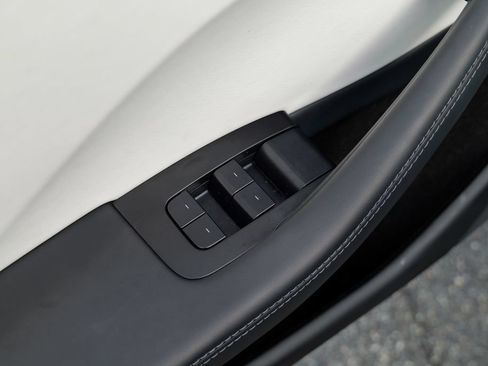 Used 2025 Tesla Model 3 RWD image 18