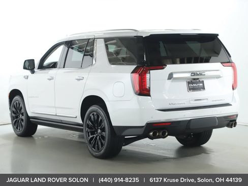 Used 2021 GMC Yukon Denali w/ Denali Premium Package AWD/4WD image 5