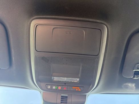 Used 2024 Chevrolet Traverse LT FWD image 36