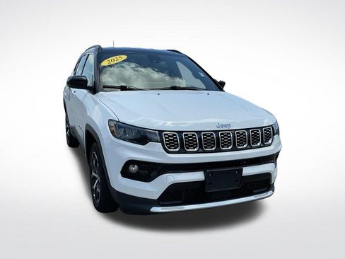 Used 2025 Jeep Compass Limited AWD/4WD image 16