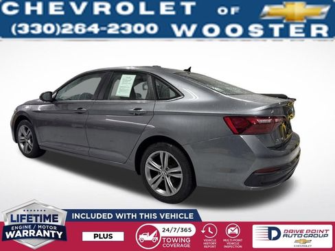 Used 2024 Volkswagen Jetta SE image 4