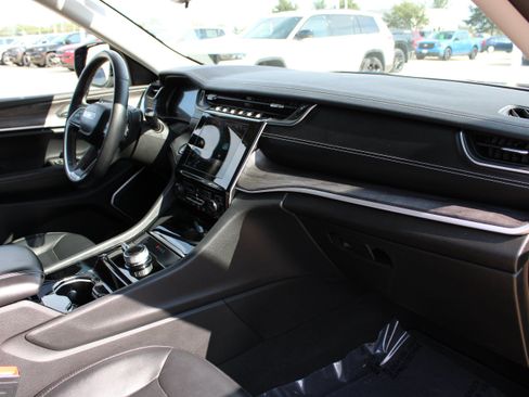 Used 2021 Jeep Grand Cherokee L Limited AWD/4WD image 42