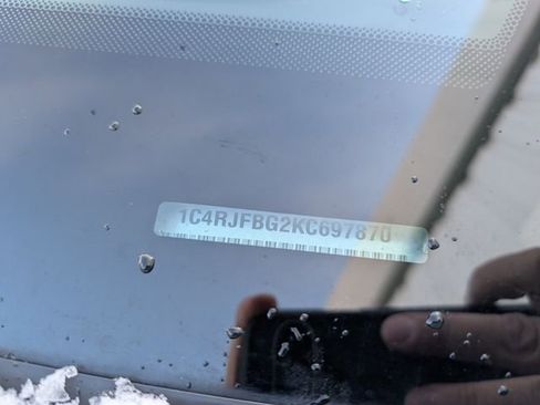 Used 2019 Jeep Grand Cherokee Limited image 36