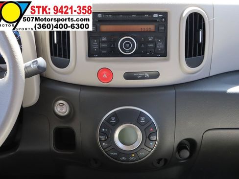 Used 2012 Nissan Cube 1.8 SL w/ Interior Designer Pkg FWD image 18