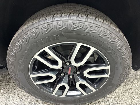 Used 2023 GMC Yukon AT4 image 14