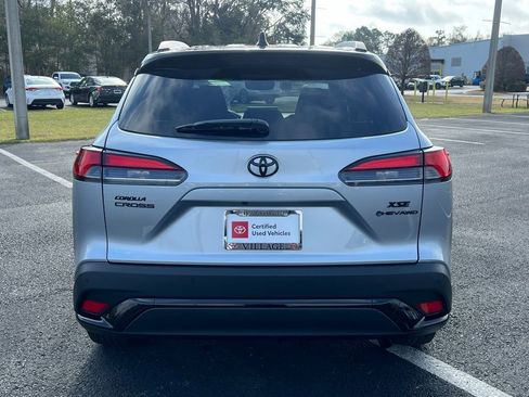Certified 2026 Toyota Corolla Cross XSE w/ Convenience Package image 4