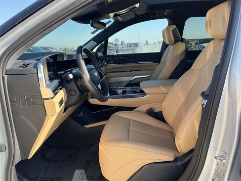 New 2025 Cadillac Escalade IQ Luxury 2 image 25