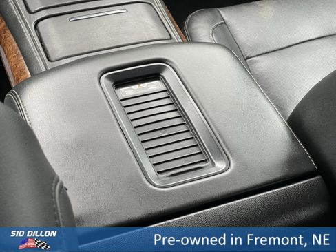 Used 2020 Chevrolet Suburban Premier image 7