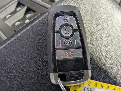 Used 2023 Ford Bronco Wildtrak AWD/4WD image 34