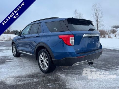 Used 2021 Ford Explorer XLT w/ Equipment Group 202A image 4